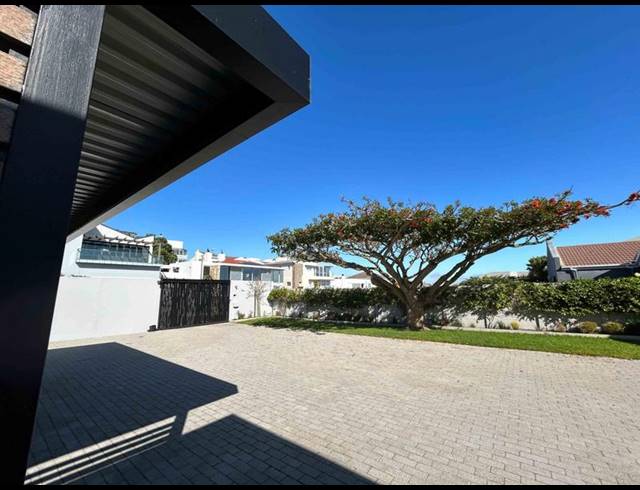 1 BEDROOM PROPERTY TO RENT IN BLOUBERGSTRAND